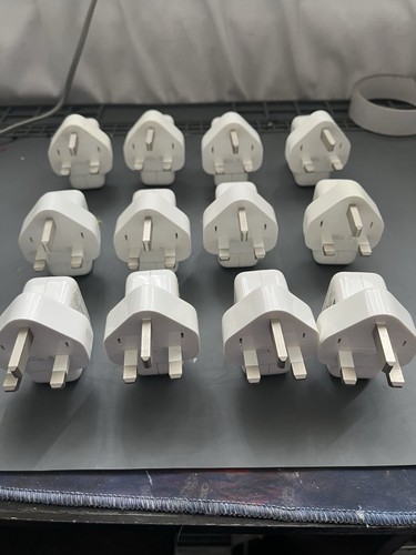 Restposten Original Apple 10W A1357 USB Ladegerät Adapter Stecker UK iPhone / iPad - Watch
