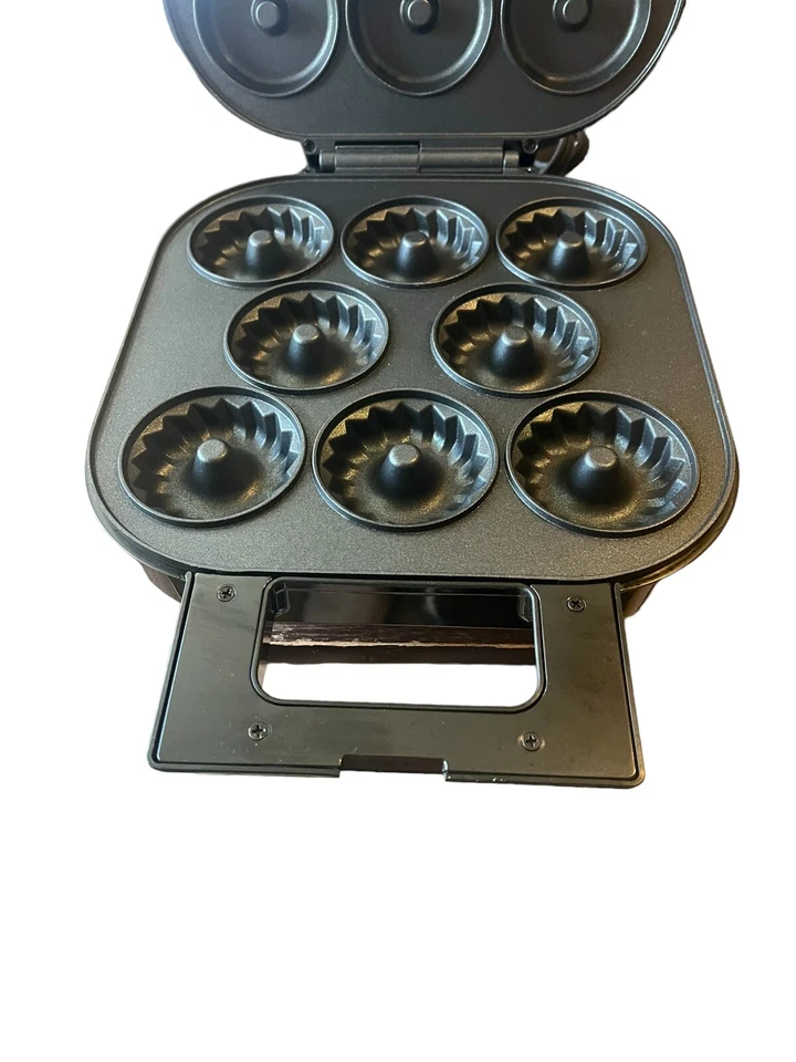 Pastelera eléctrica Wolfgang Puck 8 cavidades usada una vez Foto 2 de 4