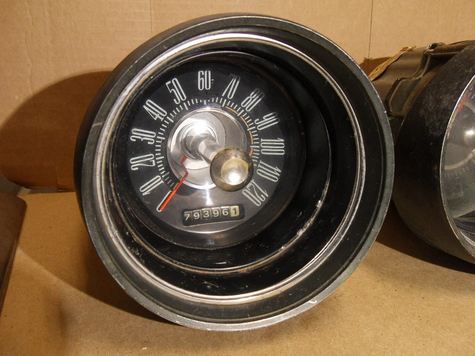 1967 FORD THUNDERBIRD GAUGES CLUSTER SPEEDOMETER & CLOCK - Image 2 of 4