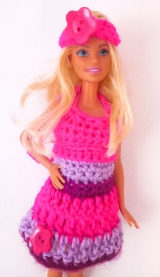Kleid für Barbie. Stirnband für Barbie. Outfit für Barbie. Weihnachtsgeschenk