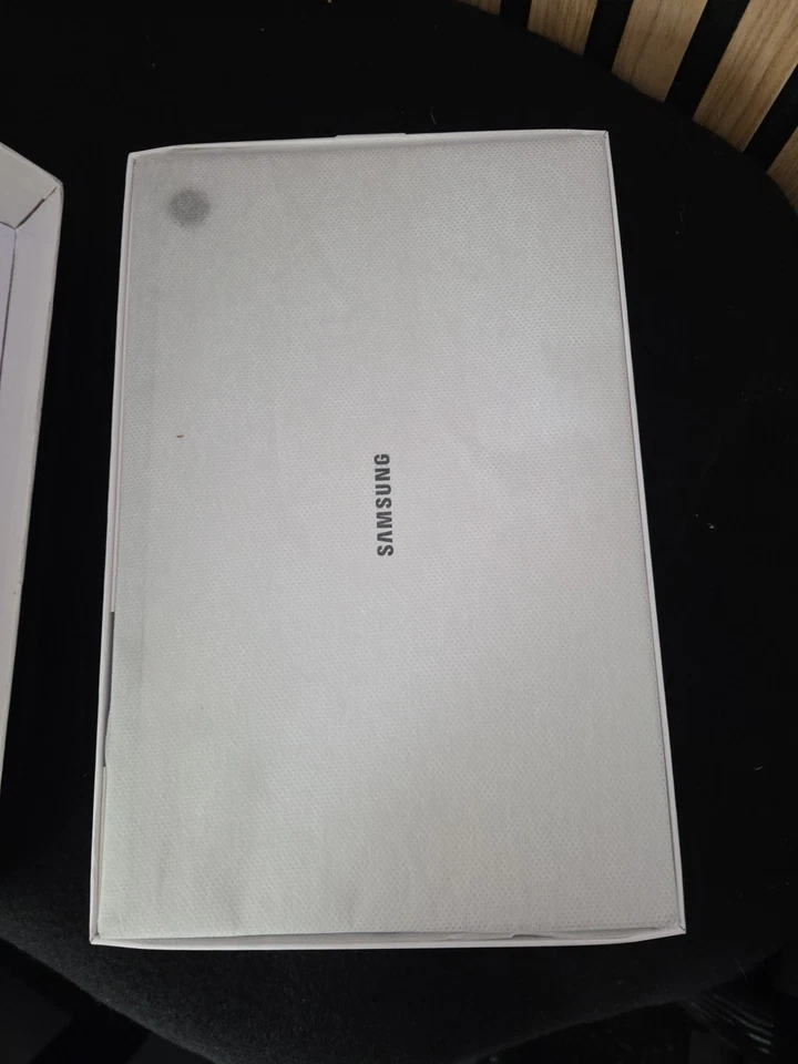 Samsung Galaxy Tab A8 10,5" 160GB [Wi-Fi + 4G] silver - Bild 2 von 2