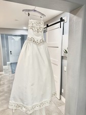 Vintage Satin Wedding Dresses Beading Sleeveless Strapless Bridal Ball Gowns