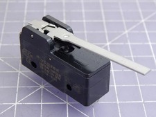 LOT OF 60 MICRO SWITCH BZ-2RW84T BASIC / SNAP ACTION SWITCHES BASIC SW SPDT 15 A