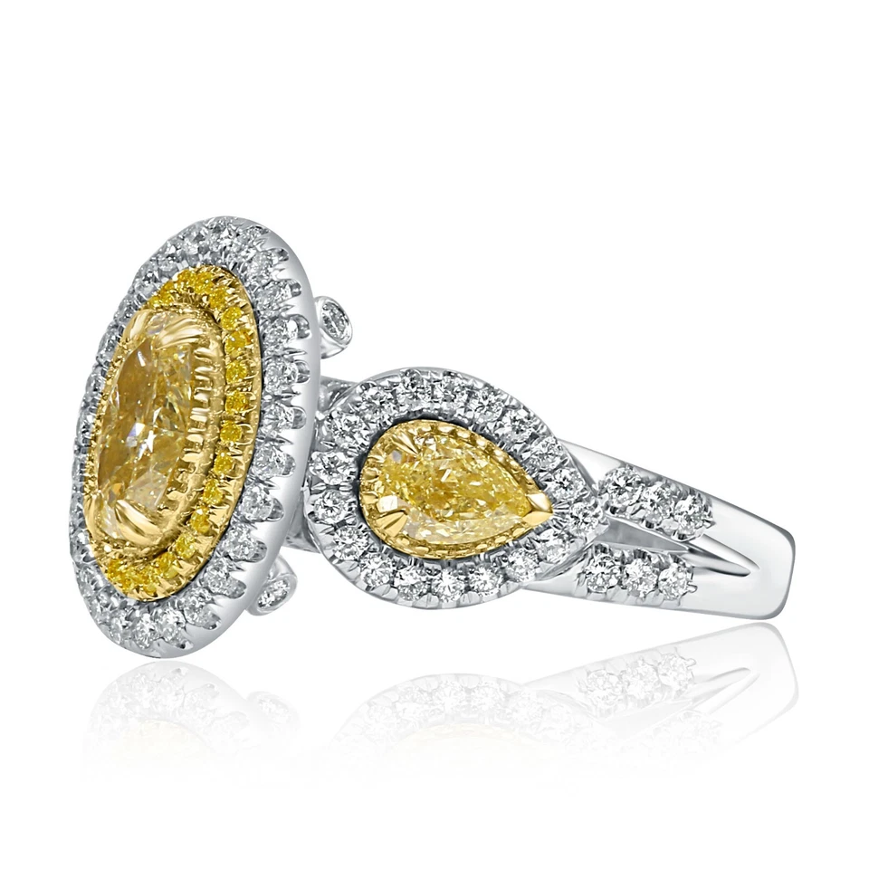 Anillo de compromiso de diamantes amarillo claro corte ovalado de 2,47 quilates certificado por GIA Foto 3 de 4