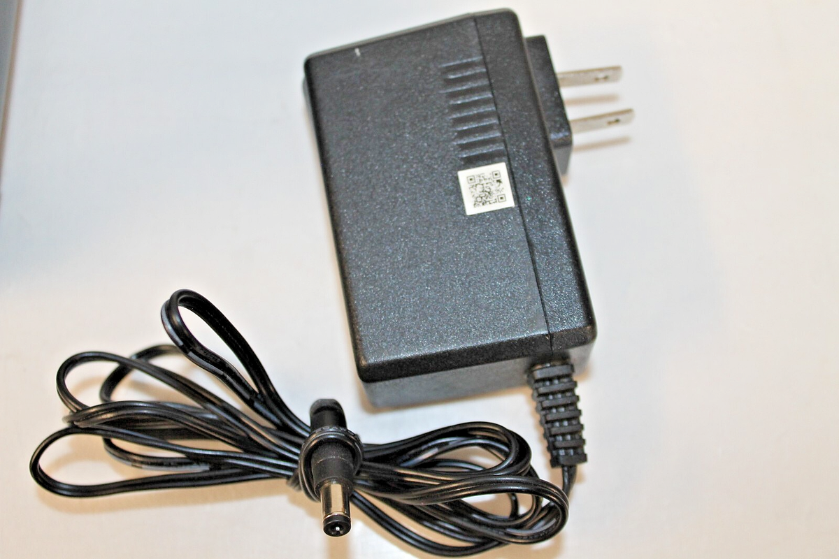 バッテリー/充電器 Anker PowerHouse 200 (213Wh / 57600mAh) Amazon.com: Anker Portable Power Station, 213Wh/57600 mAh