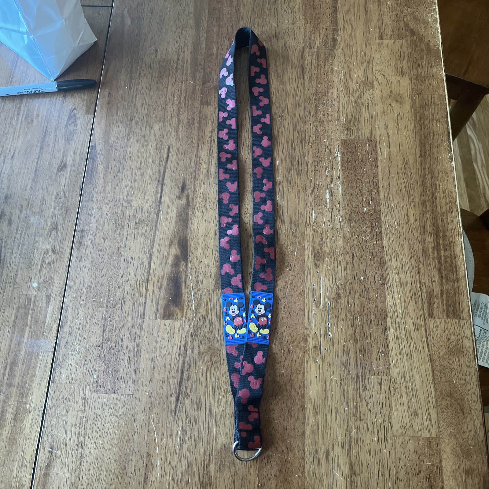 Disney Mickey Mouse Collectible Pin Trading Lanyard - pre owned 