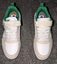 CHAMPION MENS ARENA POWER LOW V2 SNEAKER Beige, White And Green Size 12