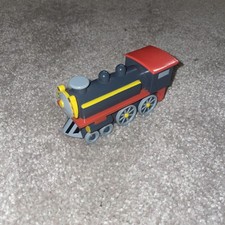 Maxim 2001 Little Engine That Could Pete Strong Engine Plastic Wooden Train