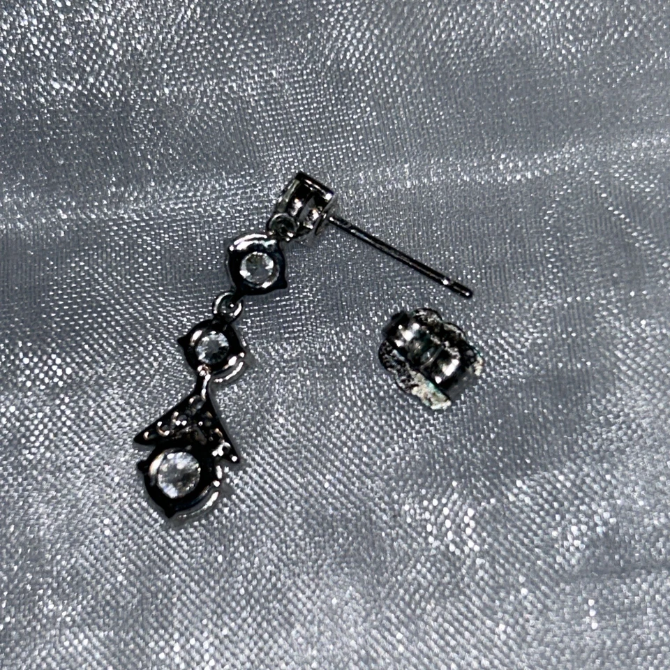 Pendientes Eliot Danori tono plata gota rodio circonita cúbica Foto 4 de 4