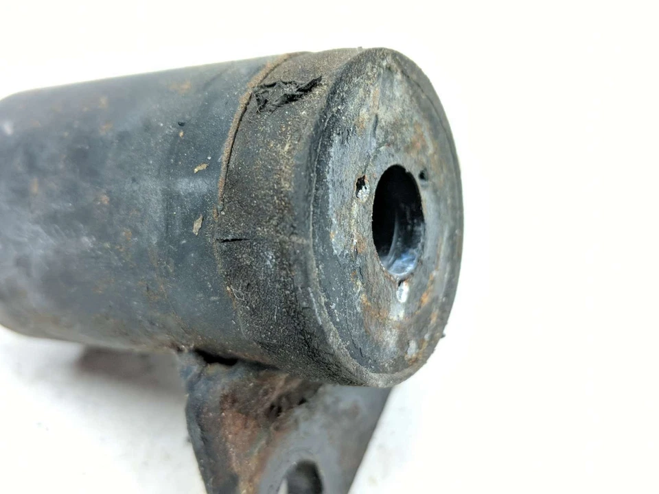 Амортизатор кронштейна крепления двигателя 96 Kawasaki Eliminator 600 ZL600 (B) - Изображение 3 из 4