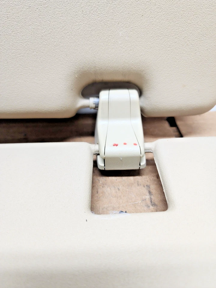 2006–2010 Mercedes-Benz R350 R500 R320 Left Driver Sun Visor Tan OEM - Image 2 of 4