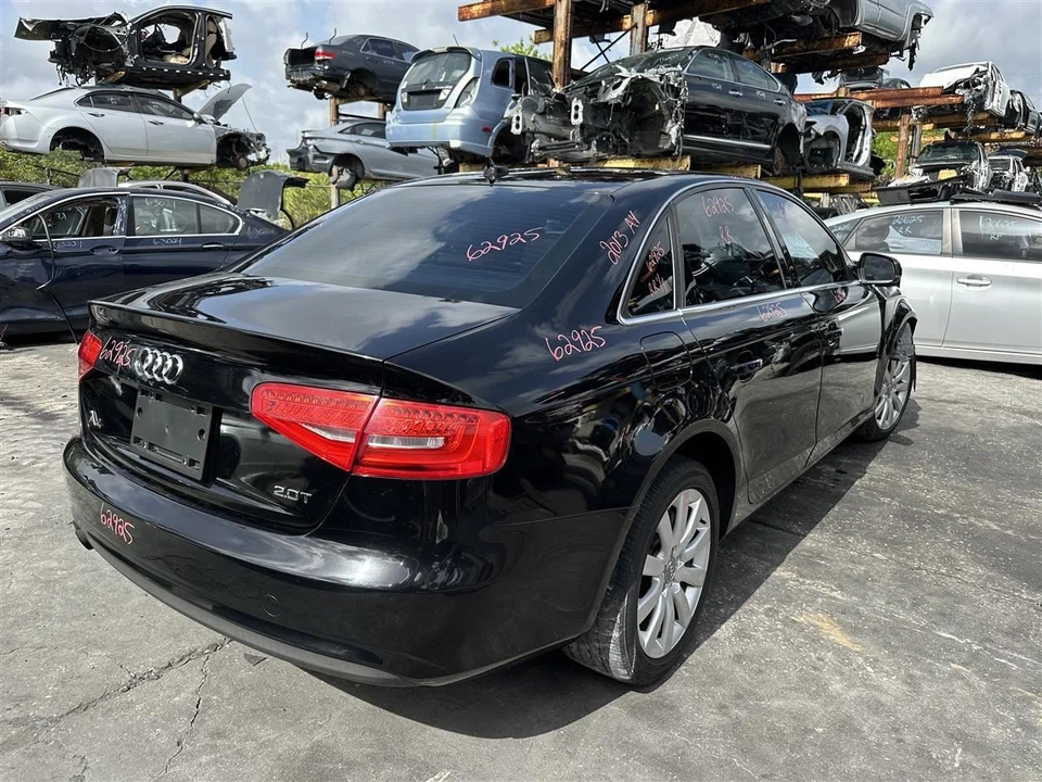 Bote de carbón de vapor de combustible 2013 2014 2015 2016 Audi A4 Foto 3 de 4