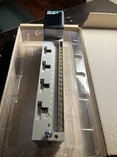 Schneider Electric Modicon  140-AVO-020-00