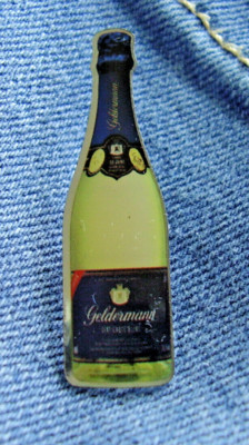 Pin Geldermann sparkling wine carte blanche private sparkling wine winery Breisach am Rhein Germany A