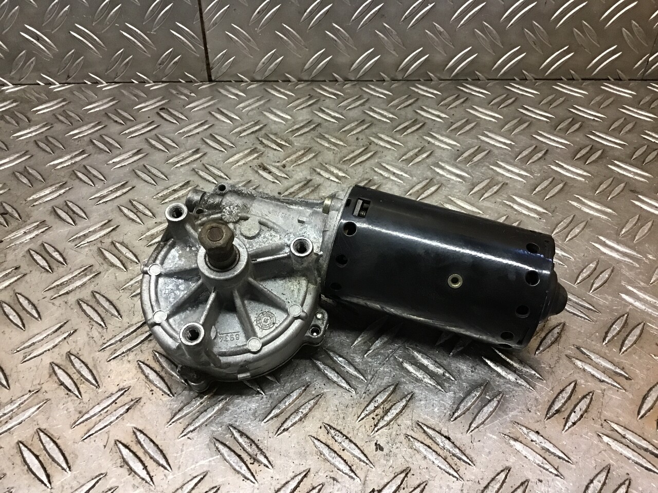 1 Bosch Wischermotor Scheibenwischermotor vorne Mercedes E-Klasse 