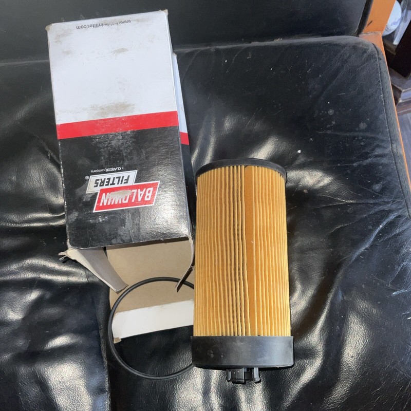 Baldwin P7235 Oil Filter for Ford & IH diesel trucks & busses WIX 57312 New