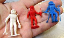 vintage MPC plastic toy Astronaut figures, set of 3, great toy decor spacemen