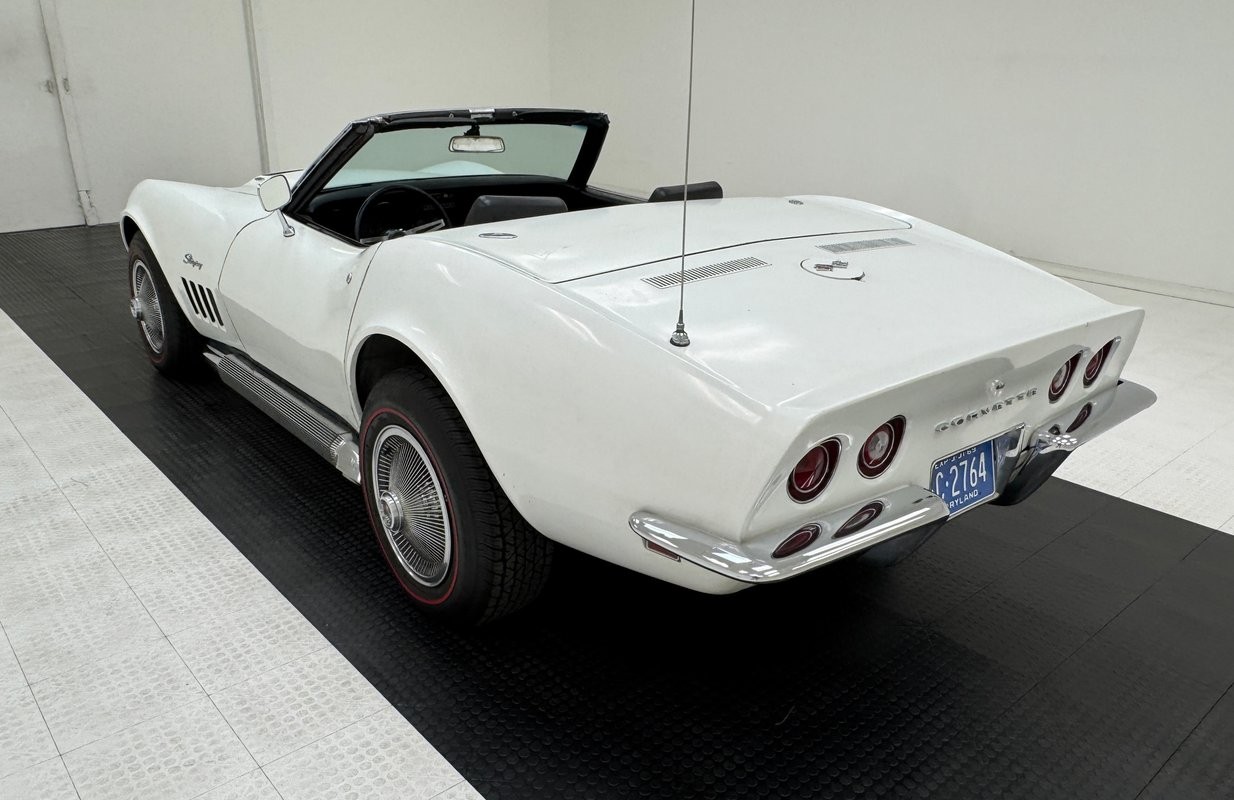 1969 Can-Am White Chevrolet Corvette   | C3 Corvette Photo 9