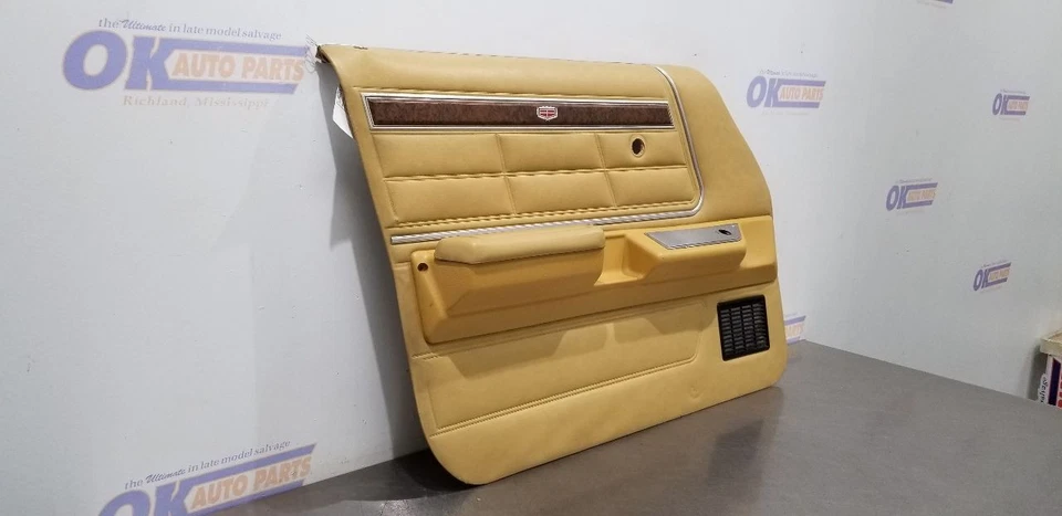 76 MERCURY MARQUIS SEDAN INTERIOR DOOR TRIM PANEL FRONT LEFT DRIVER YELLOW Foto 3 de 4