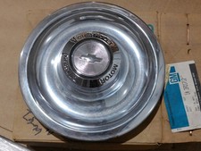 68-82 C3 Corvette Rally Wheel Center Cap Wornament--gm 3901712--nos