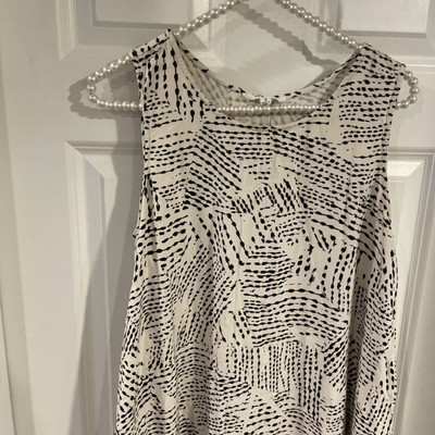 BB Dokota Size Small Swing Dress Sleeveless Black & Cream Print Sleeveless Nice