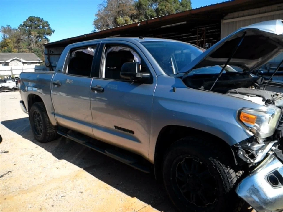 Guantera TUNDRA 2014 104924998 Foto 4 de 4