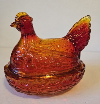 L.E. Smith Amberina Glass Red/Orange/Yellow '' Hen on Nest'' With Chicks