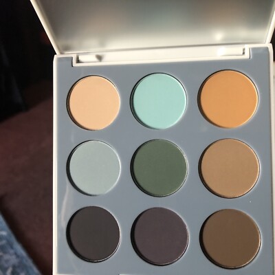 Morphe 9 C Matte Essentials Eyeshadow Palette   New In Box