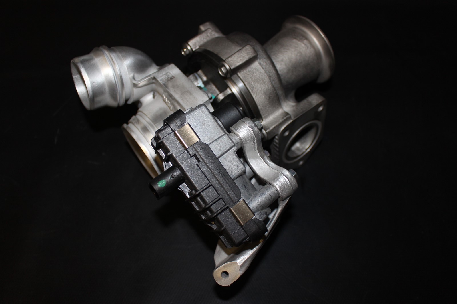 Turbolader BMW 320D E90 E91 E92 520 GT F05 F10 F11 X3 F25 2.0 D inkl