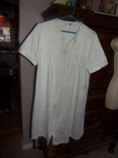 Excellent MISS ELAINE White Knit Nightgown Size L 8