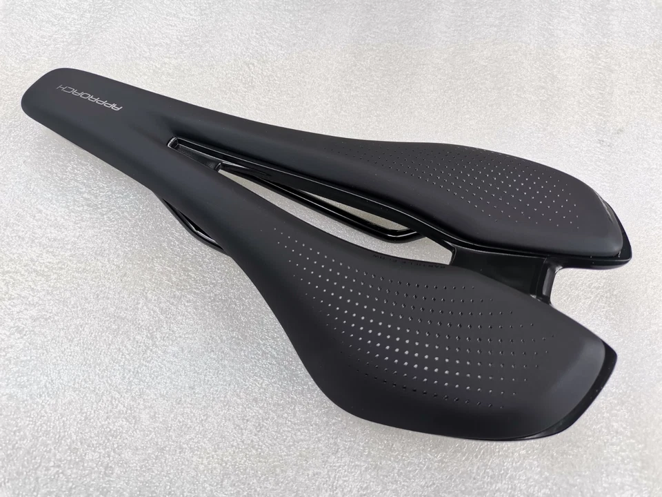 NUEVO SILLÍN ASIENTO RECORTADO ENFOQUE GIGANTE 270X145MM MTB CARRETERA NEGRO Foto 3 de 4