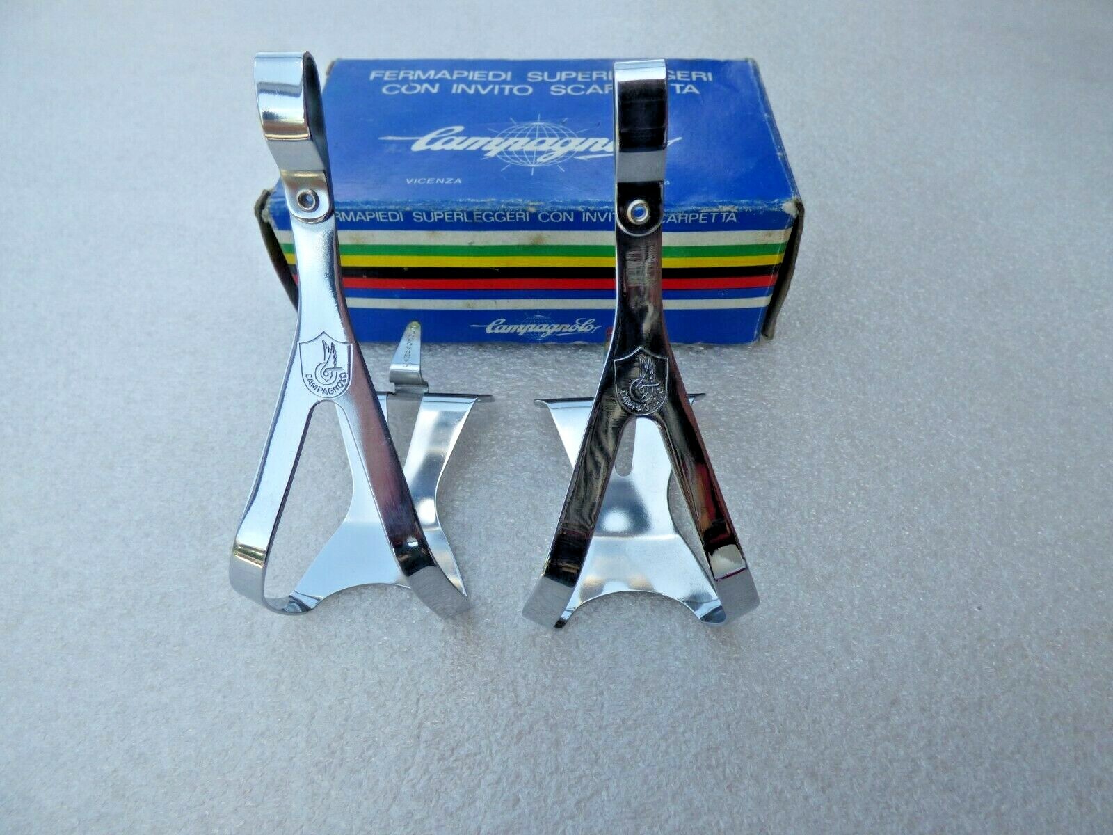 CAMAPGNOLO NUOVO SUPER RECORD TOE CLIPS CHROME STEEL - Größe M - NOS - NIB CAMAPGNOLO NUOVO SUPER RECORD TOE CLIPS CHROME STEEL - Größe M - NOS - NIB