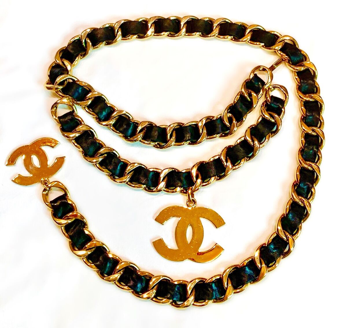 CHANEL ICONIC MASSIVE CC BELT LEATHER VINTAGE CHAIN CHARM CHANEL ICONIC MASSIVE CC BELT LEATHER VINTAGE CHAIN CHARM