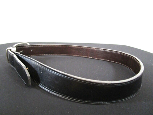 Levi's Reversible Black/Brown Reversible Faux Leather Belt Youth Sz M (26-28) - Picture 2 of 10