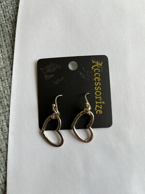 ladies beautiful heart shape earings 