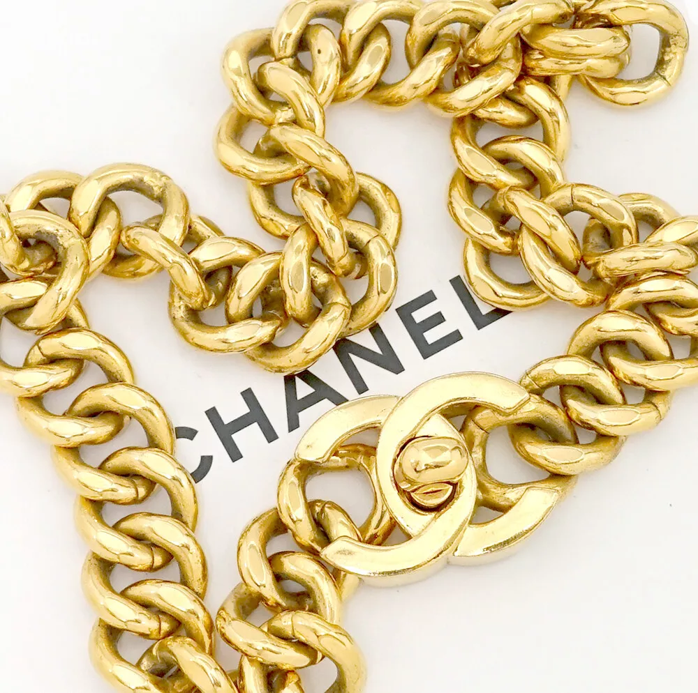 CHANEL CC Logos Turnlock Thick Chain Necklace 16 Gold Tone 95A Auth #10911