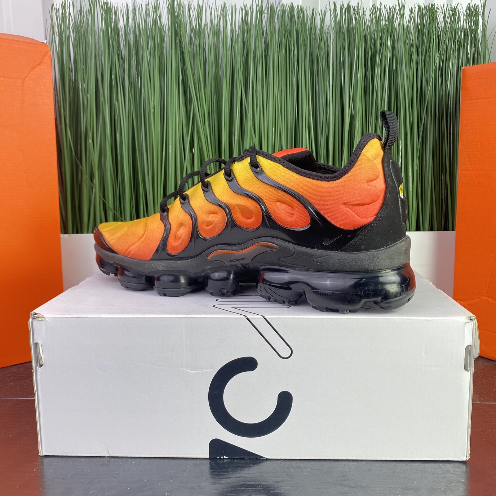 nike vapormax plus sunset