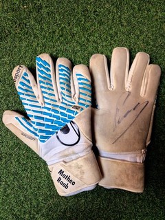 1st FC Union Berlin Goalkeeper Gloves Matheo Raab Signature Matchworn