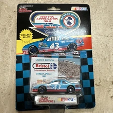 Racing Champion Richard Petty 1992 1:64 Track “Bristol International Raceway”