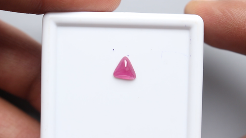Pietra Preziosa Rubino Naturale AAA++ Rubino Liscio Lucidato Trillon Fornitura Cabochon 5X5MM - Video 1 di 1