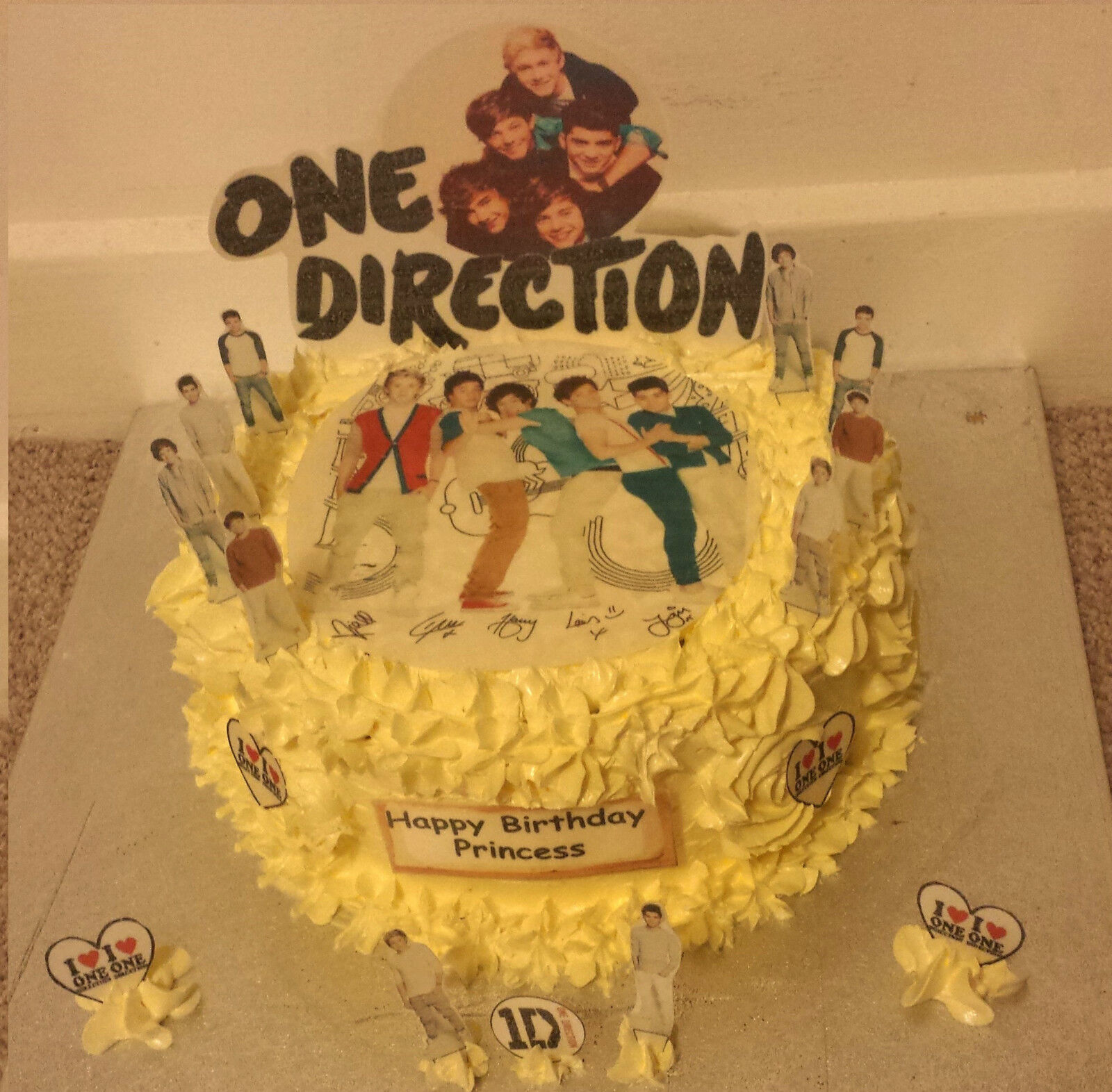1D One Direction Cup Cake Standup Scene Topper Wafer Edible Birthday Party