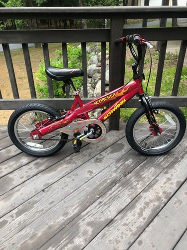 SCHWINN SCORCHER 16-inch BMX Bike red with flames - Picture 1 of 7