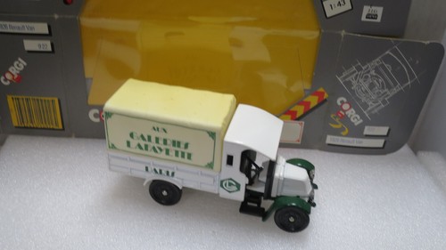 CORGI CLASSIC 1/43 1926 RENAULT VAN AUX GALERIES LAFAYETTE MADE IN GB #922 B - Bild 4 von 4