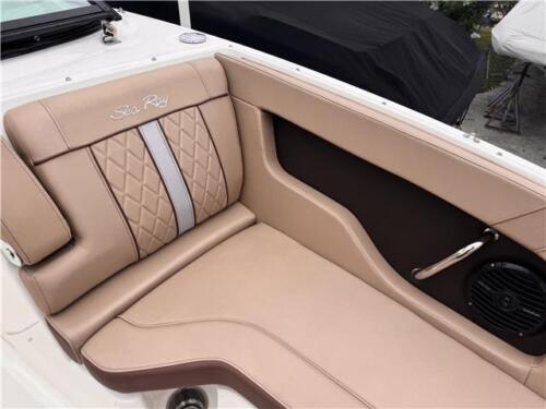 2017 Sea Ray 240 SDX (LOW HRS) - Picture 15 of 17