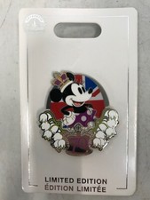 Disney Store Minnie Mouse Queen Platinum Jubilee Limited Edition Pin Micky Mouse