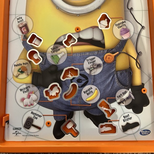 Operation Despicable Me Minion Medic Silly Skill Game 2013 Hasbro NOB -A4 - Picture 2 of 12