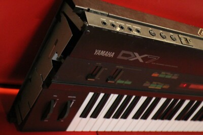 USED Yamaha DX 7 Synthesizer Keyboard DX7 Worldwide shipment U2127