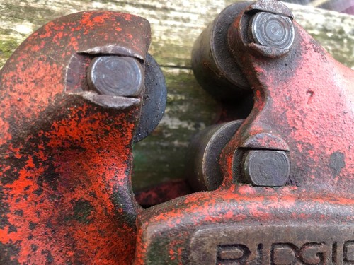 RIDGID No. 1-2 HEAVY DUTY PIPE CUTTER 1/8''-2'' PIPE CAPACITY  - Picture 3 of 6