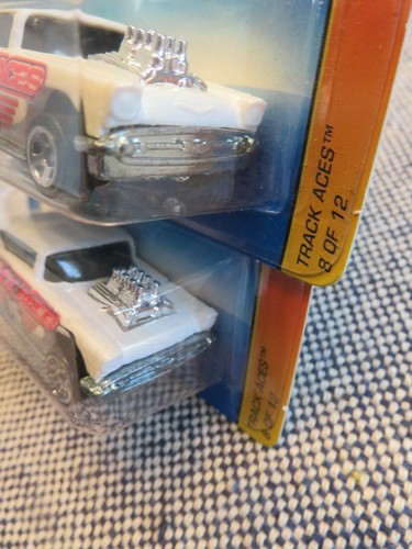 HOT WHEELS 2006 TRACK ACES '57 CHEVY (LOT OF 2 WHEEL VARIATIONS) - Picture 5 of 6