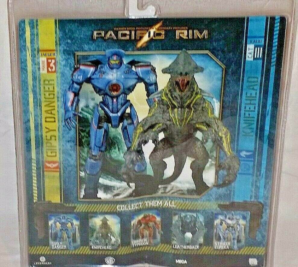 2013ネカ 　パシフィックリムGIPSY DANGER & KNIFEHEAD Pacific Rim Gipsy Danger and Knifehead Action Figure - Multi